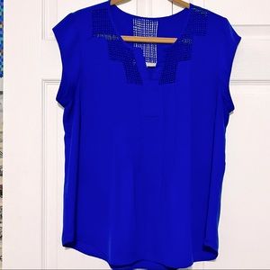 Mesh collar detail top